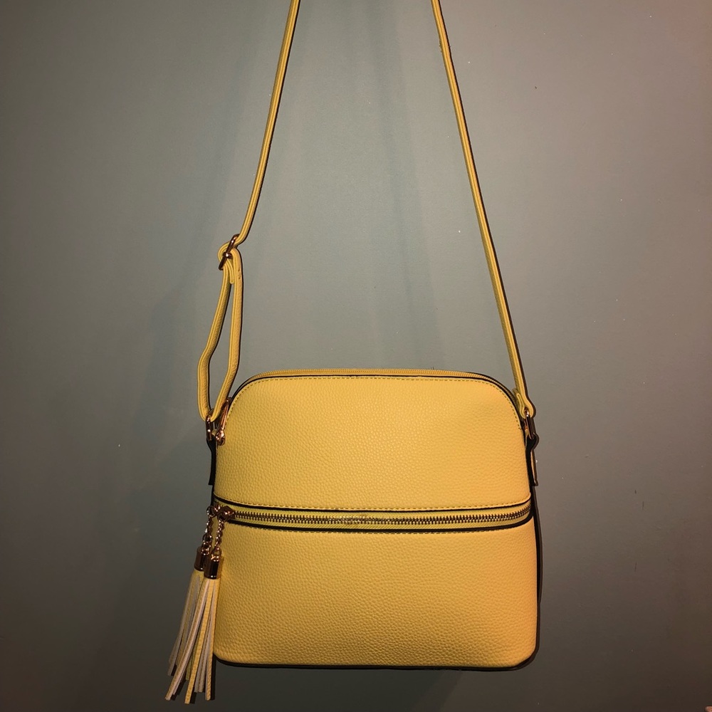 Like New, Crossbody Purse